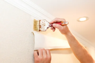 Pose de papier peint à Camboulit — revêtements muraux et toiles de verre
